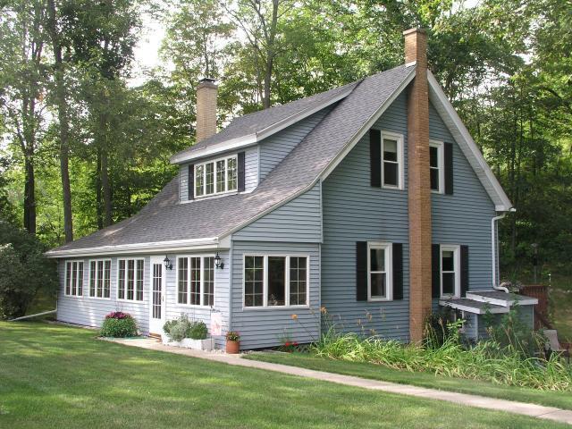 4512 Gonring Dr., West Bend, WI 53095