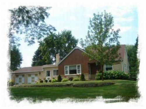 3293 N 105th St., Wauwatosa, WI 53222