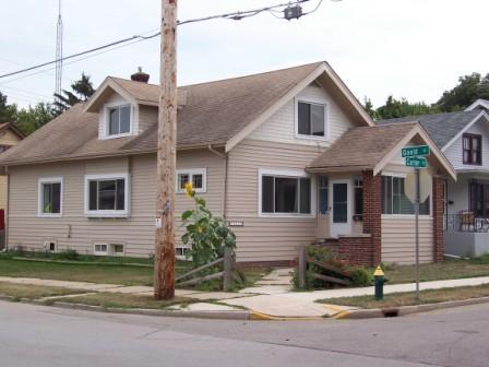 2065 Carter, Racine, WI 53402