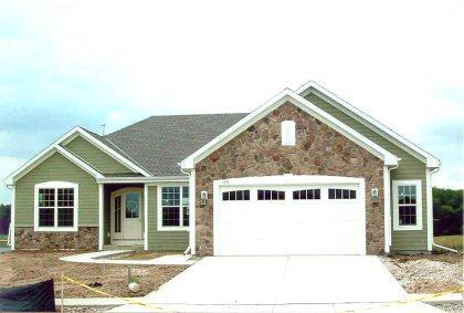 1330 E Mamerow Ln., Oconomowoc, WI 53066