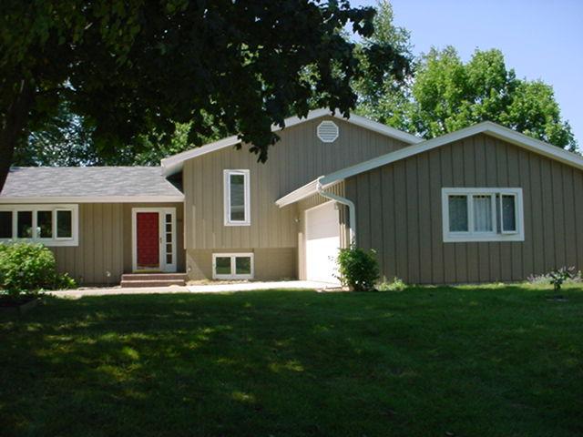 919 Noridge Trl, Port Washington, WI 53074