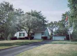 18500 Glenwood Ln, Brookfield, WI 53045