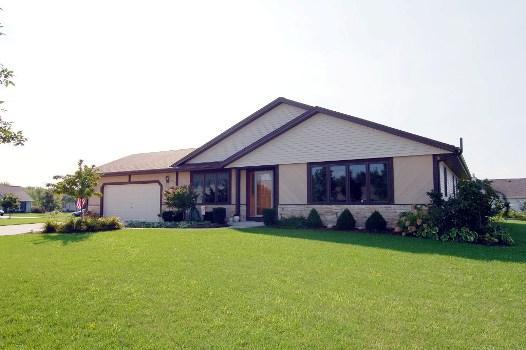 203 Granary Cir., Hartland, WI 53029