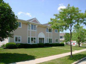 2067 Cliff-alex Ct. #3, Waukesha, WI 53189