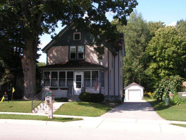 527 Kettle Moraine Dr., Slinger, WI 53086