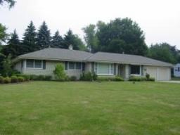 18825 Brookdale Dr, Brookfield, WI 53045