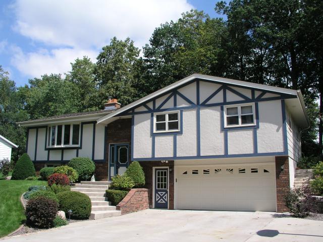 907 Mulberry Dr., West Bend, WI 53090