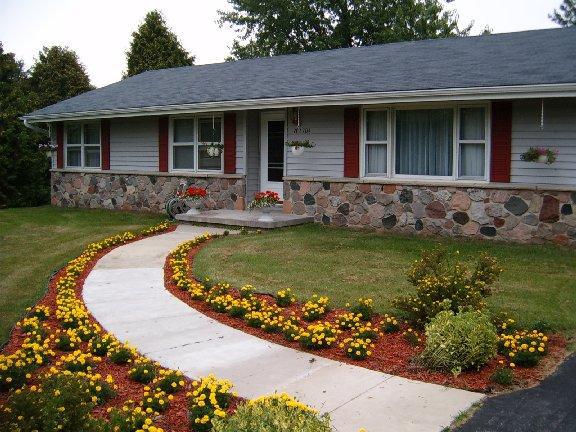 6704 N Meadowlark Ln., Hartland, WI 53029