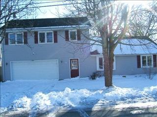 2811 W Acre Ave, Franklin, WI 53132