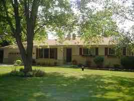 4001 S Johns Dr, New Berlin, WI 53146