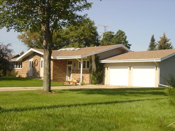 N71W35536 Mapleton Lake Dr., Oconomowoc, WI 53066