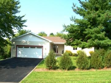 3189 Center St., Geneva, WI 53147