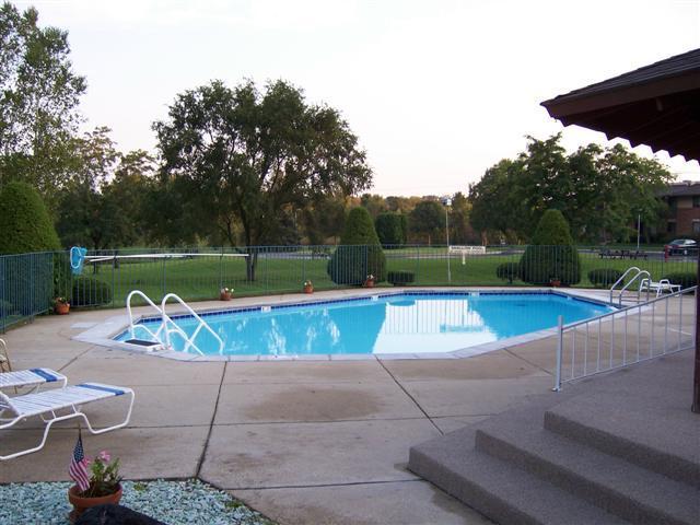 333 Park Hill #C, Pewaukee, WI 53072