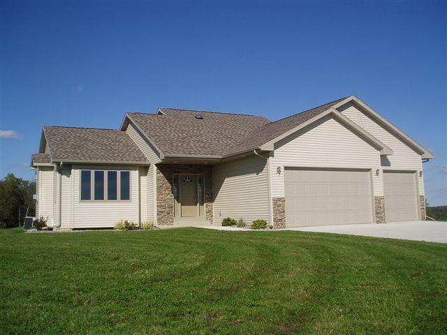 N2202 Wildwood Ln., Greenfield, WI 54601