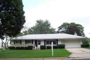 2864 N 122nd St, Wauwatosa, WI 53222