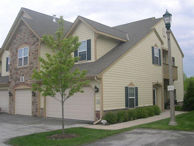 2247 W Vista Bella Dr. #8, Oak Creek, WI 53154