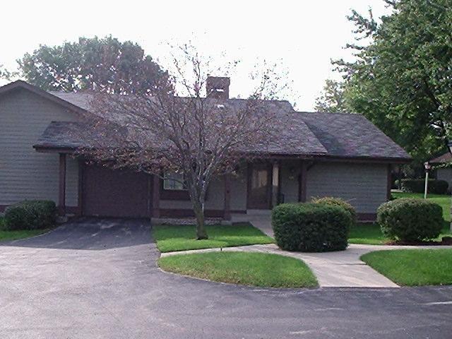 4955 S Imperial Cir., Greenfield, WI 53220