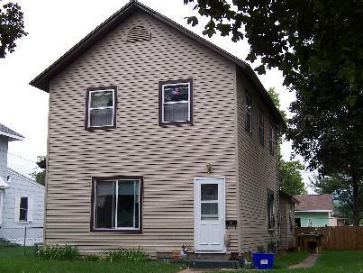 1422 Wood St, La Crosse, WI 54603