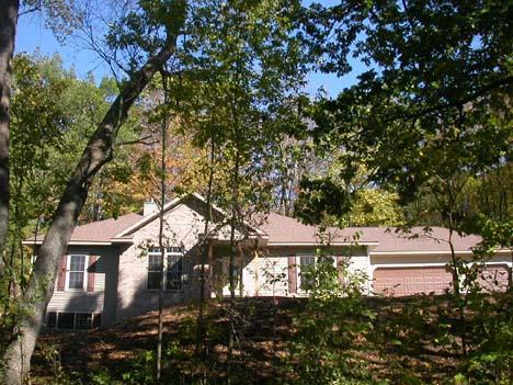 6915 N Woodside Ln., Plymouth, WI 53073