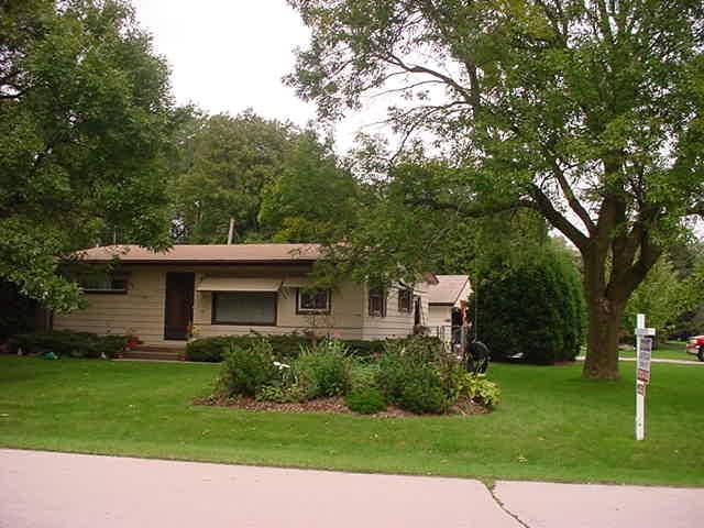 5260 S 115th St., Hales Corners, WI 53130