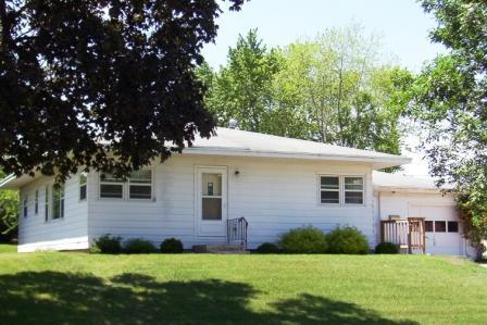 2106 Hoeschler Dr, La Crosse, WI 54601