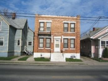 1027 N Memorial Dr, Racine, WI 53404