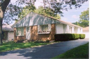 714 W Montclaire Rd., Glendale, WI 53217