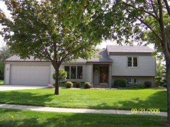 1248 Timber Ridge, Pewaukee, WI 53072