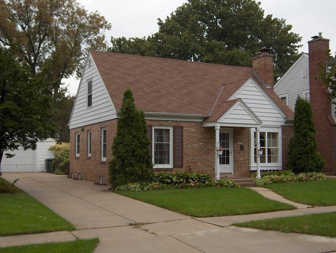 2327 N 82nd, Wauwatosa, WI 53213