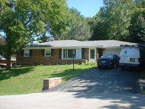 528 Oak Terr, Slinger, WI 53086