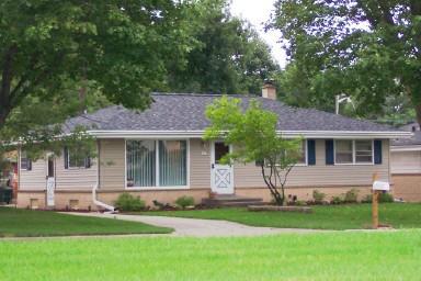 9427 W Grantosa Ave., Wauwatosa, WI 53222