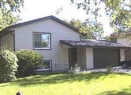 560 E Parkway Estates Dr., Oak Creek, WI 53154