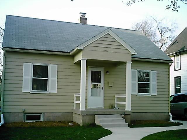 1016 Pearl St., Waukesha, WI 53186