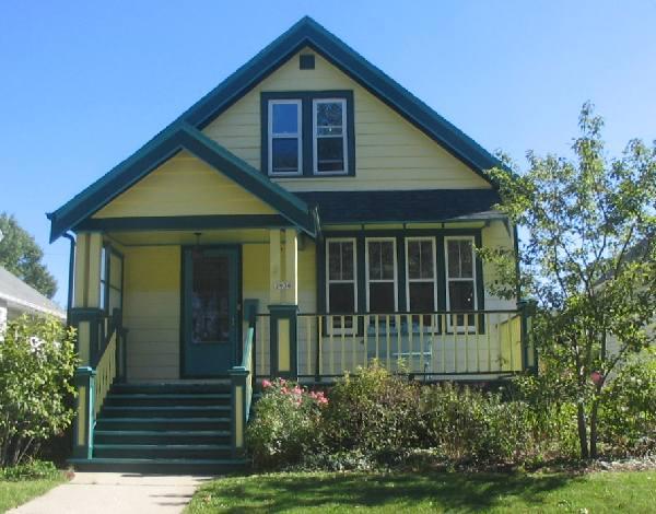 3936 N Frederick Ave, Shorewood, WI 53211