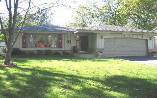 5621 S 44th St, Greenfield, WI 53220