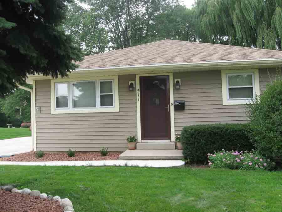 511 N 97th St, Wauwatosa, WI 53226