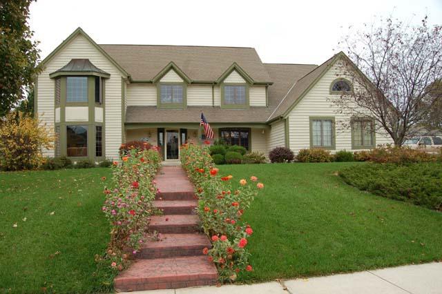 840 Byron Dr., Oconomowoc, WI 53066