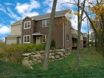 8485 S Ashbury Ln. #104, Oak Creek, WI 53154