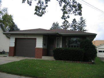 132 Tenny Ave., Waukesha, WI 53186