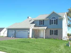 8852 S Pond View, Oak Creek, WI 53154