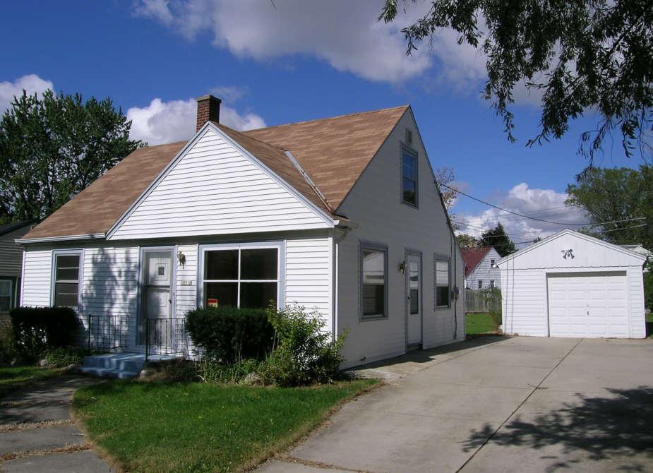 10918 W Hope Ave., Wauwatosa, WI 53222