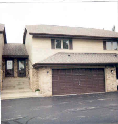 341 Scenic Ct. #B, Slinger, WI 53086