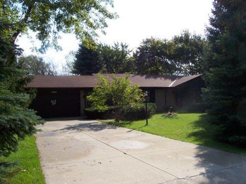 5320 S 31st St., Greenfield, WI 53221