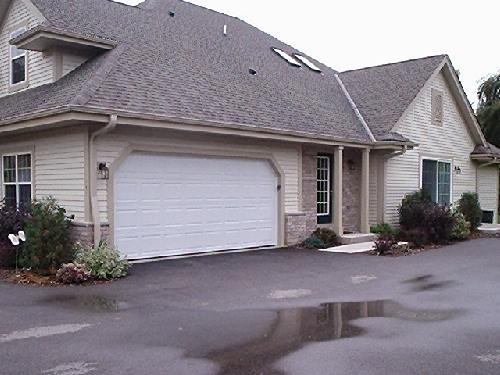 4871 S Waterview Ct., Greenfield, WI 53220