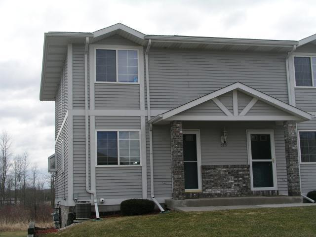 629 Shepherds Dr #8, West Bend, WI 53090