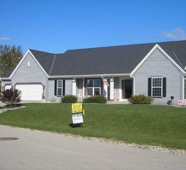 10432 S Charity Cir., Oak Creek, WI 53154