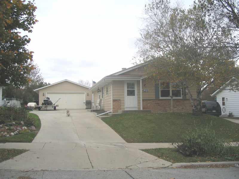 625 Lenora Dr., West Bend, WI 53090