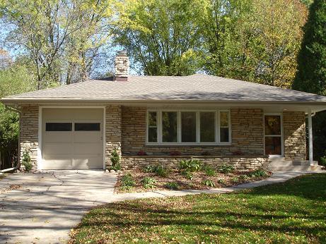 8116 N Santa Monica Blvd, Fox Point, WI 53217