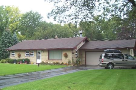 1240 Fairlane Ave, Brookfield, WI 53005