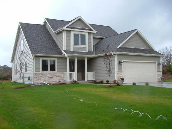 6917 S Carmel Dr., Franklin, WI 53132